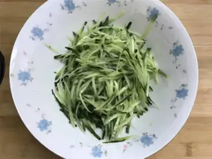 Make Green bean bud cucumber step 1