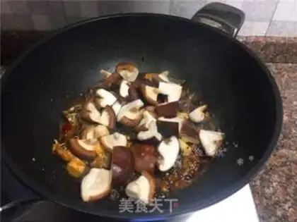 Make Red-burned chicken step 7