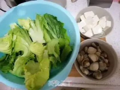 Make Mustard tofu clam soup step 0
