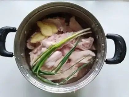 Make Pork hooves for the winter step 1