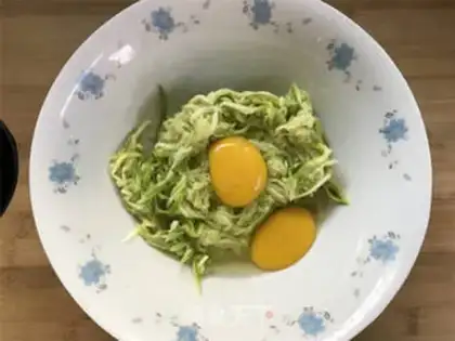 Make Cracker eggcake step 2