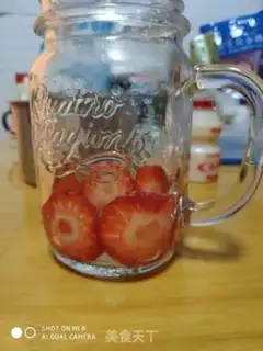 Make Strawberry Banana shake step 3