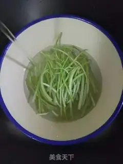 Make Cricket fried eggs step 1