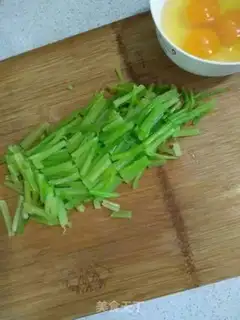 Make Cricket fried eggs step 4