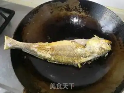 Make Red-burned yellow fish step 2