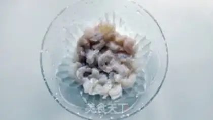 Make Shrimp fried eggs step 1