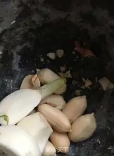 Make The peanuts mixed up their chrysanthemums step 3