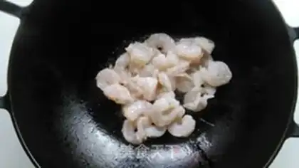 Make Shrimp fried eggs step 3