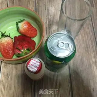 Make Strawberry net red drinks step 0