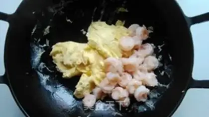 Make Shrimp fried eggs step 6