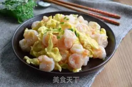 Make Shrimp fried eggs step 8