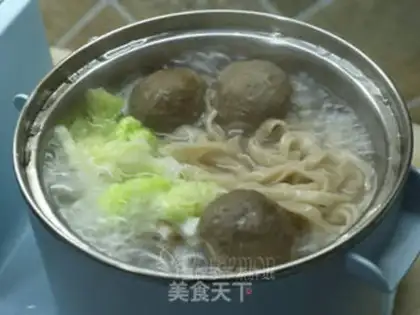 Make Beefball noodles step 3
