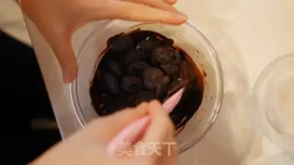 Make Wine heart chocolate step 5