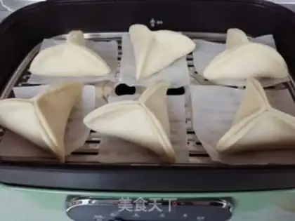 Make Red sugar triangle step 6