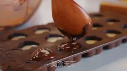 Make Wine heart chocolate step 12