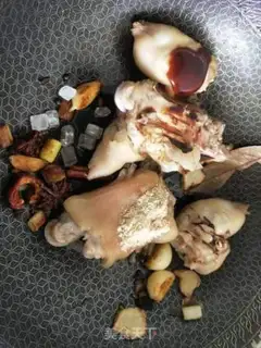 Make Red burning pig hoof step 4