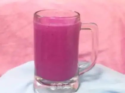 Make Flamingo soy milkshake step 5
