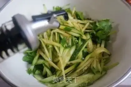 Make Spring rolls step 16