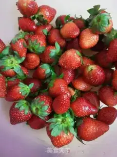 Make Strawberry sauce step 0