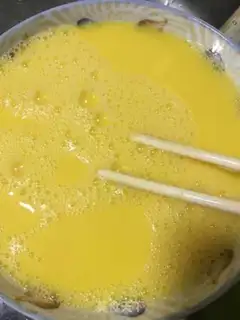Make Silverfish steamed eggs step 2