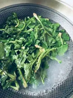 Make A spinach fan with liver step 9