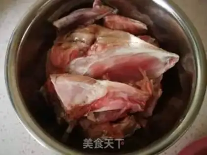 Make Five flowers for a fat fish head step 1