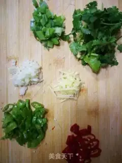 Make Five flowers for a fat fish head step 4