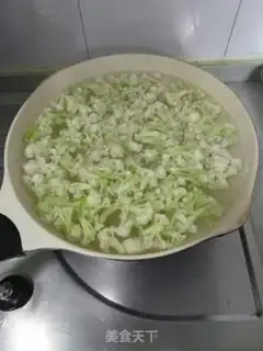 Make The mushrooms and the organic flowers step 2