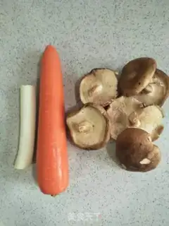 Make The mushrooms and the organic flowers step 4