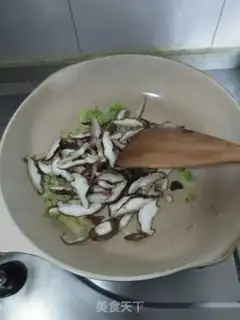 Make The mushrooms and the organic flowers step 8