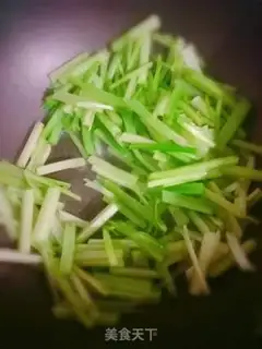 Make Fried celery step 1