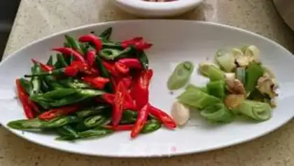 Make Spicy chicken step 1