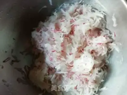 Make Pork radish buns step 3