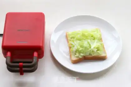 Make Tuna sandwich step 1