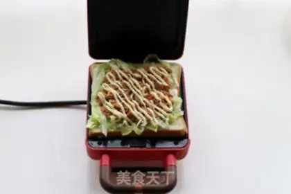 Make Tuna sandwich step 4