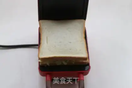 Make Tuna sandwich step 5