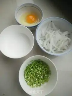 Make Silver fish egg soup step 0
