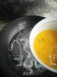 Make Silver fish egg soup step 5