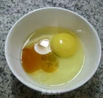 Make Quillard egg fried rice step 2