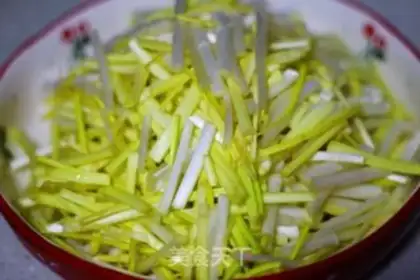 Make Garlic fried meat step 1