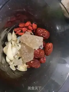 Make Silver ear lily hoof soup step 2