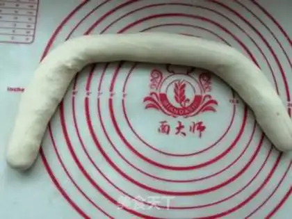 Make A radish fan hugs an egg dumpling step 1