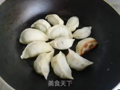Make A radish fan hugs an egg dumpling step 8