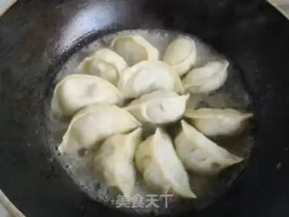 Make A radish fan hugs an egg dumpling step 10