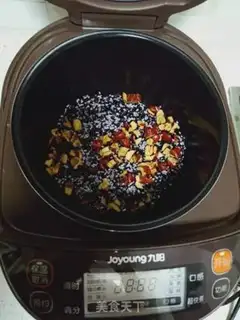 Make Red-tree, black rice congee step 3