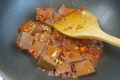 Make Spicy pig blood step 3