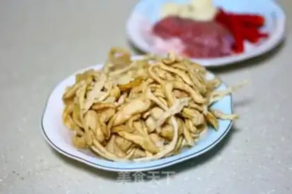 Make radish and fried meat step 0