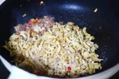 Make radish and fried meat step 8
