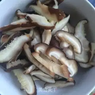 Make Dry mushrooms and buns step 1