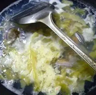 Make Sour sauce, round toad soup step 7